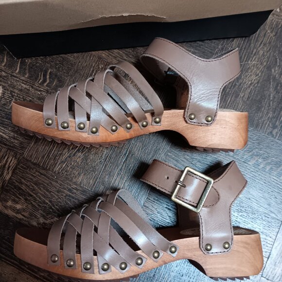 Kelsi Dagger Brooklyn Harling Clog Sandals - taupe leather, wood heel size 7 NIB - Picture 2 of 10